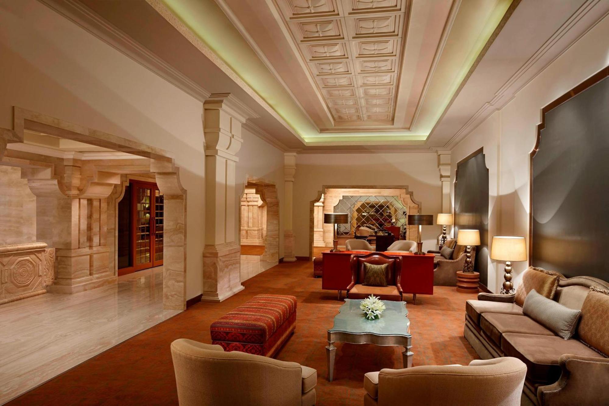 Itc Grand Chola, A Luxury Collection Hotel, צ'נאי מראה חיצוני תמונה The Imperial Lounge at Delhi International Airport