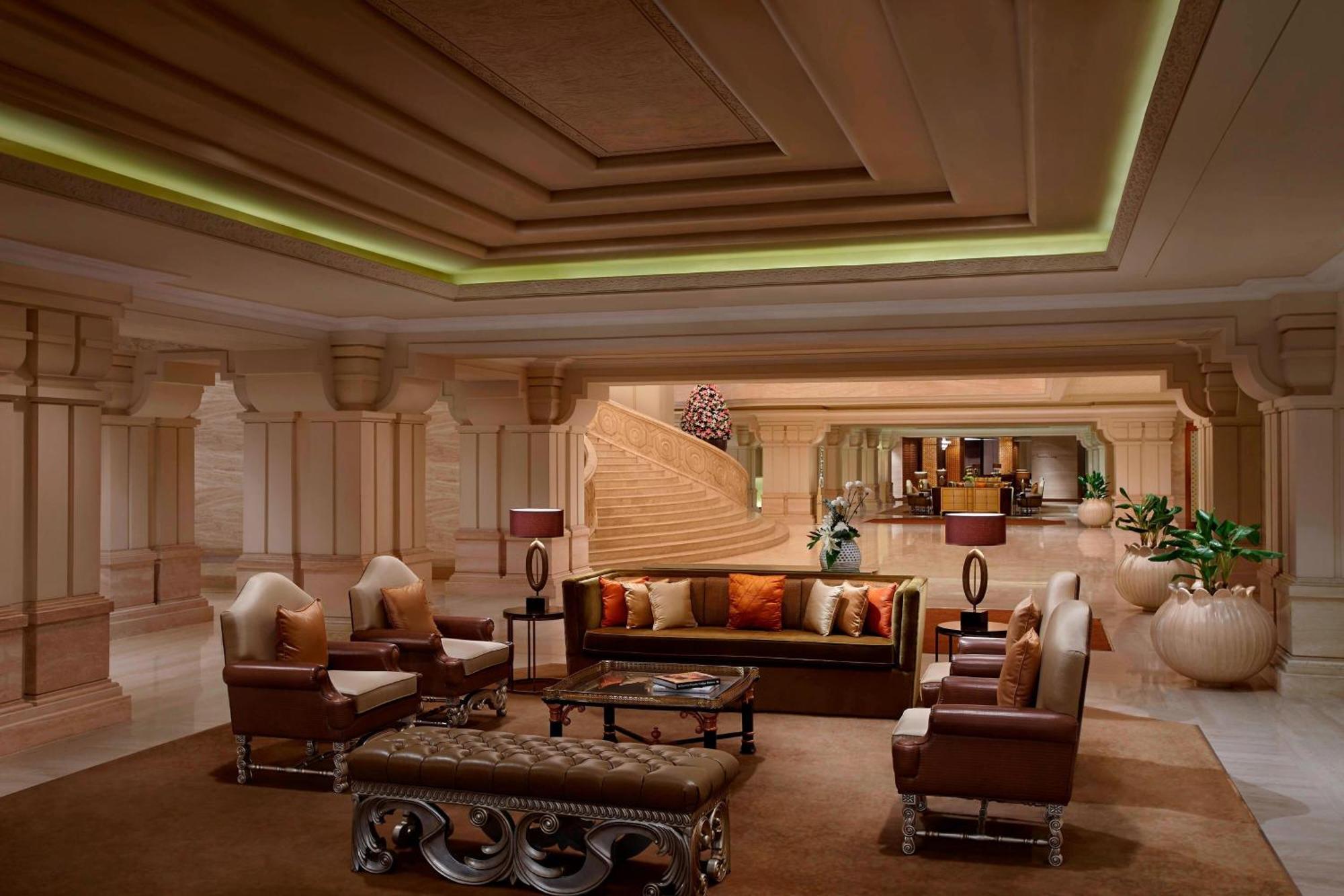 Itc Grand Chola, A Luxury Collection Hotel, צ'נאי מראה חיצוני תמונה The lobby of the Taj Mahal Palace, Mumbai